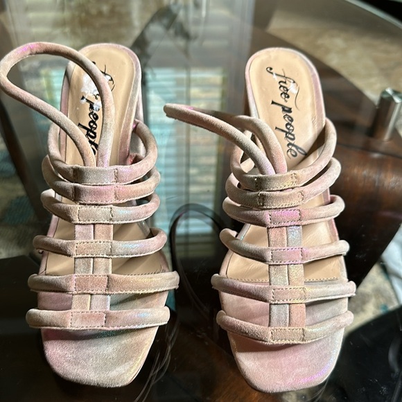 New FREE PEOPLE |‎ COLETTE CINCHED HEEL | RAINBOW METALLIC size 39 /8.5 - Picture 2 of 12